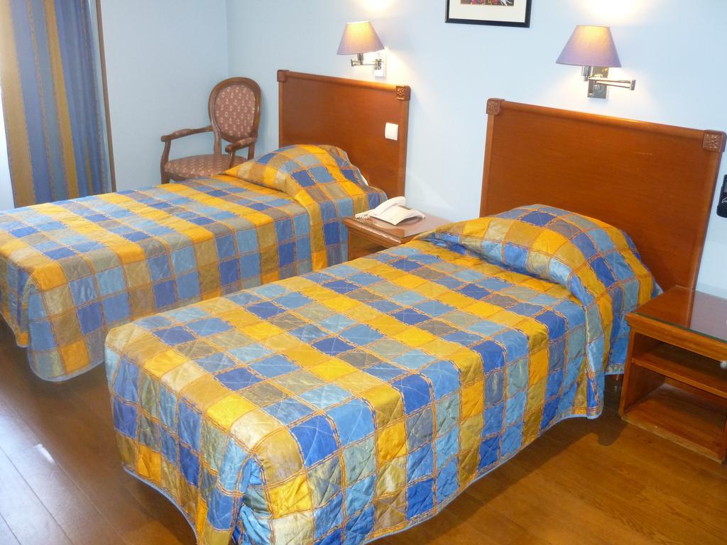 Hostel Baccarat